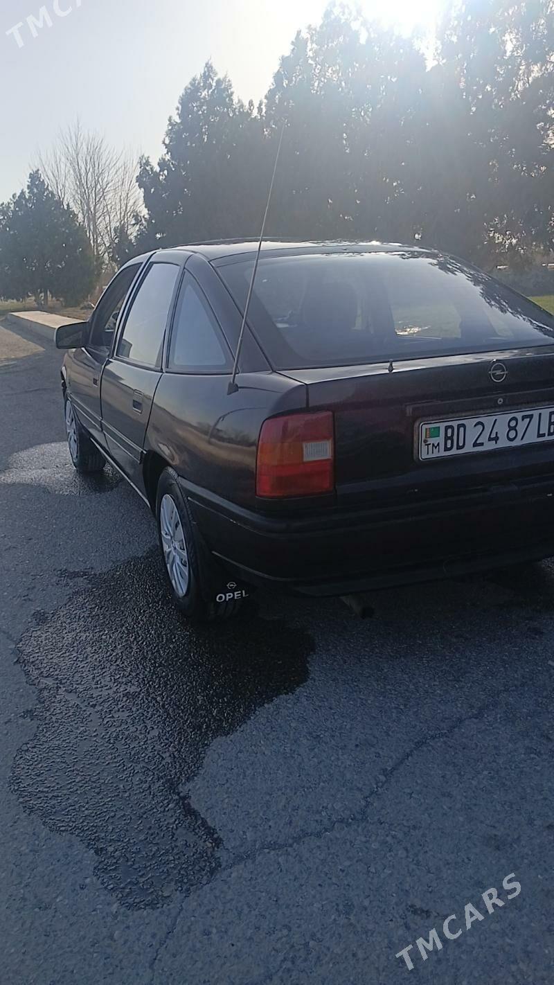 Opel Vectra 1990 - 25 000 TMT - Фарап - img 1