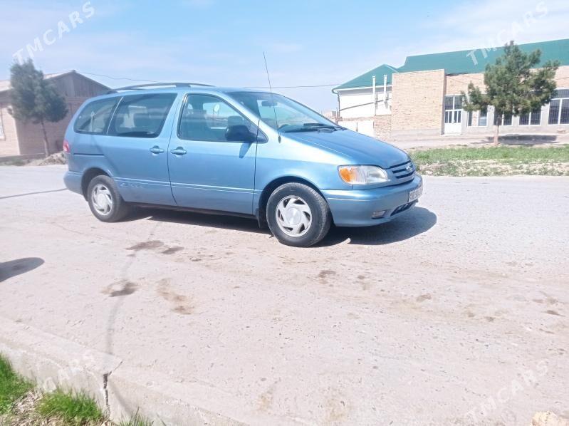Toyota Sienna 2002 - 165 000 TMT - Саят - img 1