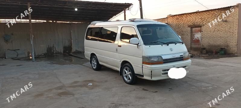 Toyota Hiace 1990 - 80 000 TMT - Мары - img 1