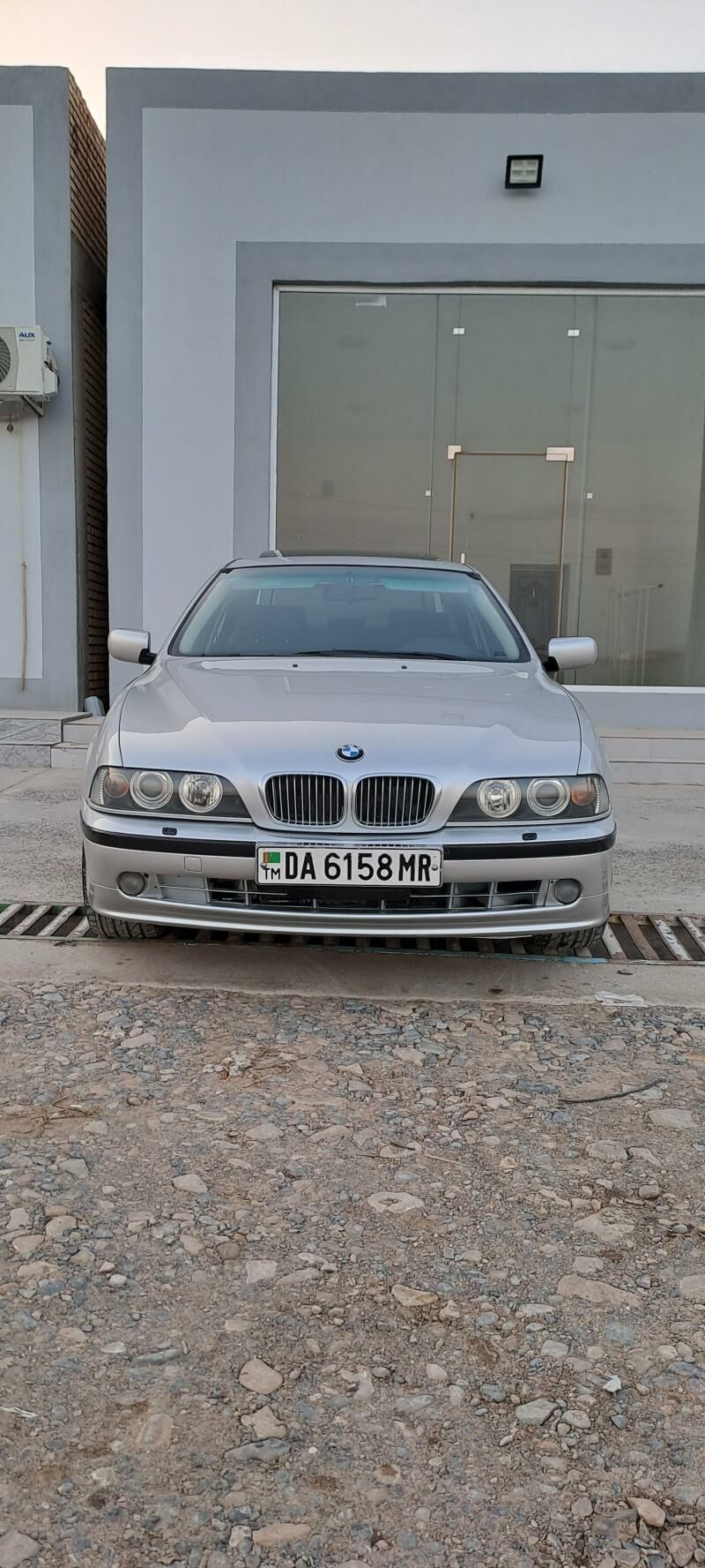 BMW 525 2000 - 140 000 TMT - Mary - img 1