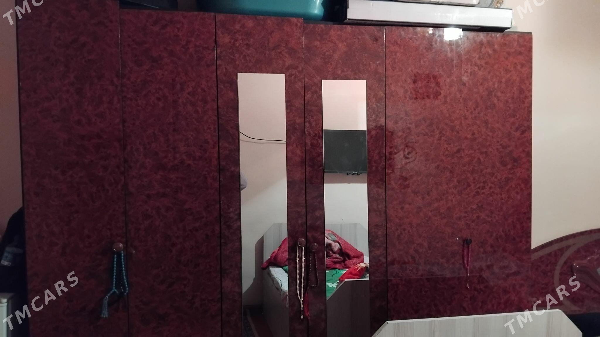 garnitur - Ýaşlyk - img 1