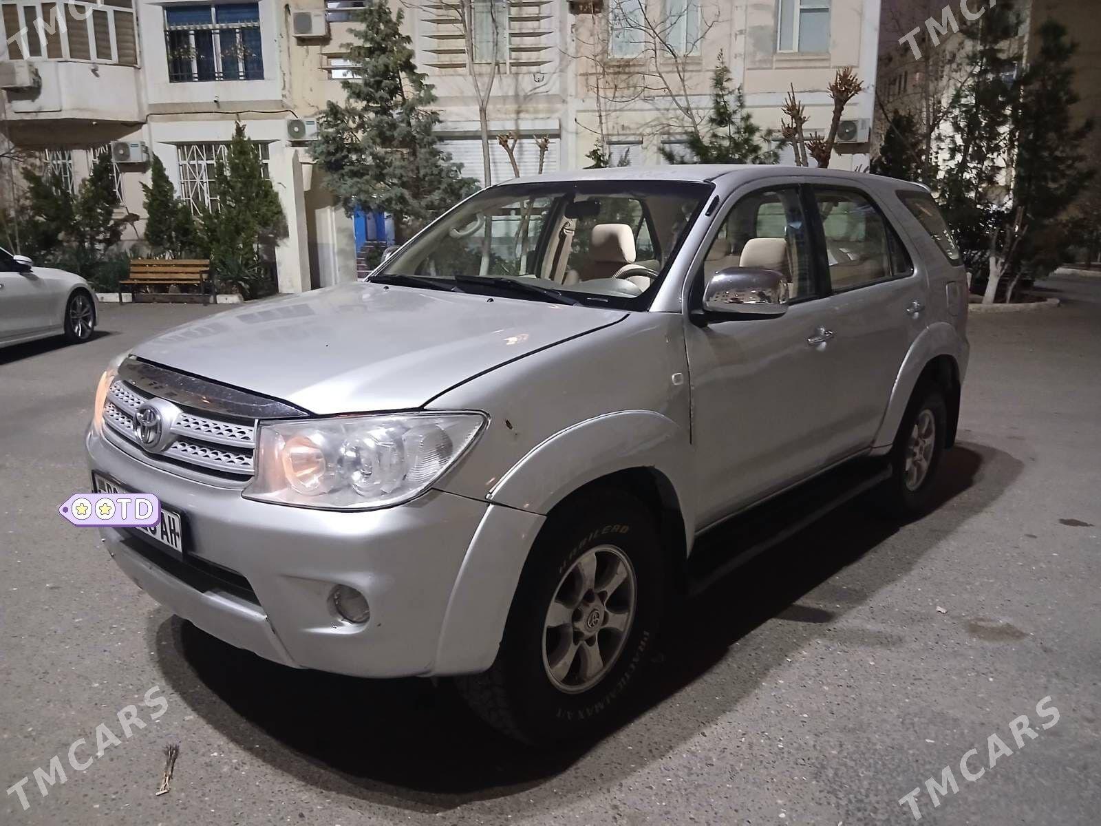 Toyota Fortuner 2010 - 265 000 TMT - Ak bugdaý etraby - img 1