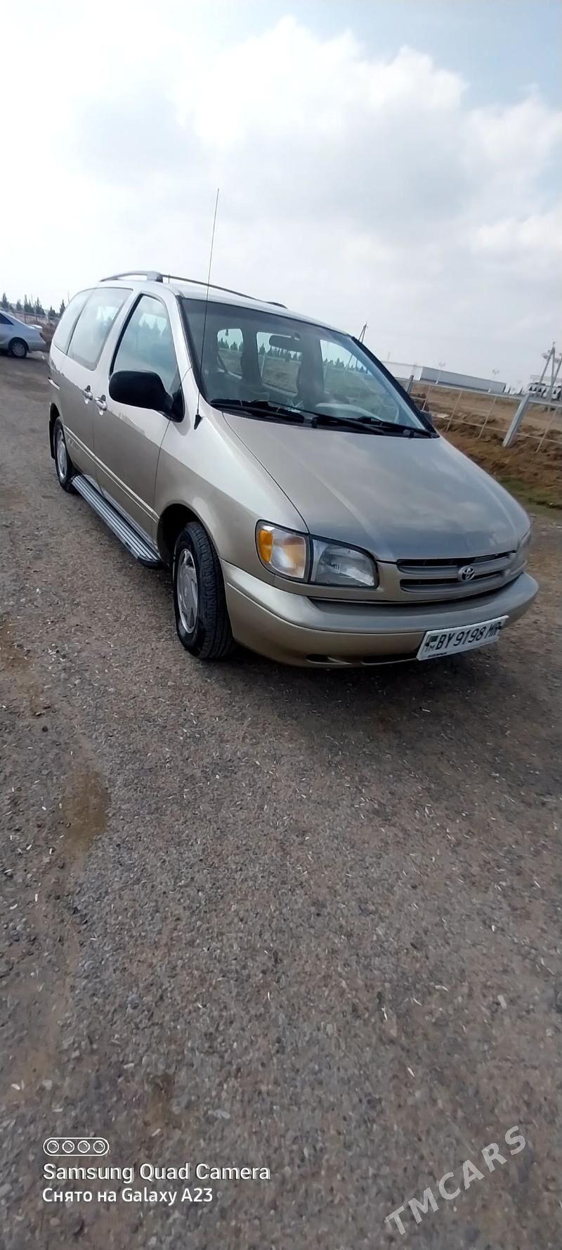Toyota Sienna 2000 - 190 000 TMT - Мары - img 1