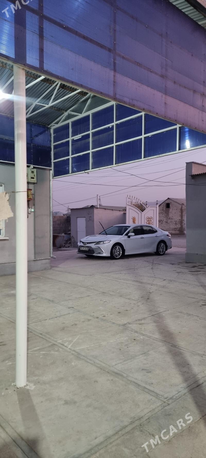 Toyota Camry 2022 - 300 000 TMT - Бахарден - img 1