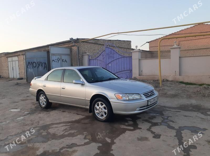 Toyota Camry 2001 - 172 000 TMT - Halaç - img 1