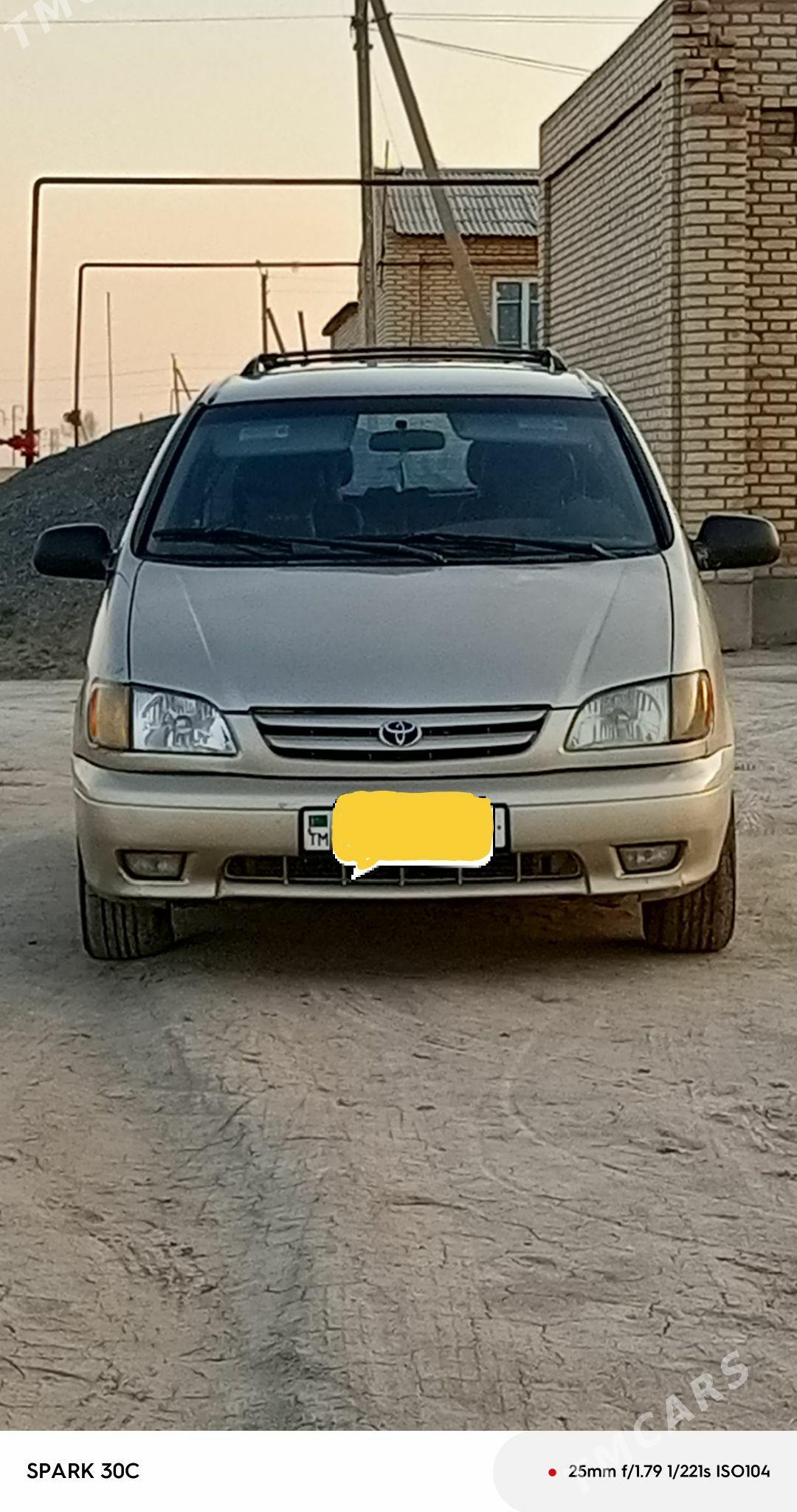 Toyota Sienna 2001 - 155 000 TMT - Saýat - img 1
