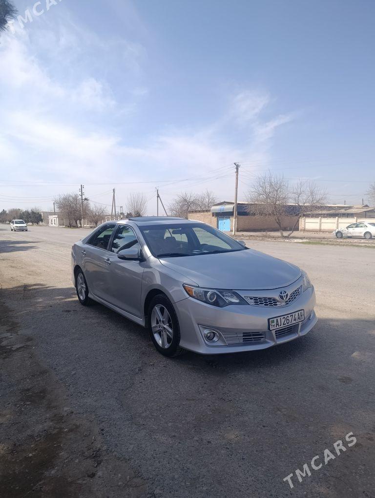 Toyota Camry 2012 - 240 000 TMT - Теджен - img 1