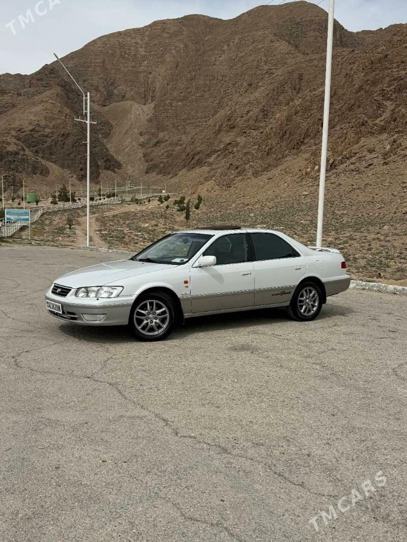 Toyota Camry 2000 - 225 000 TMT - Балканабат - img 1