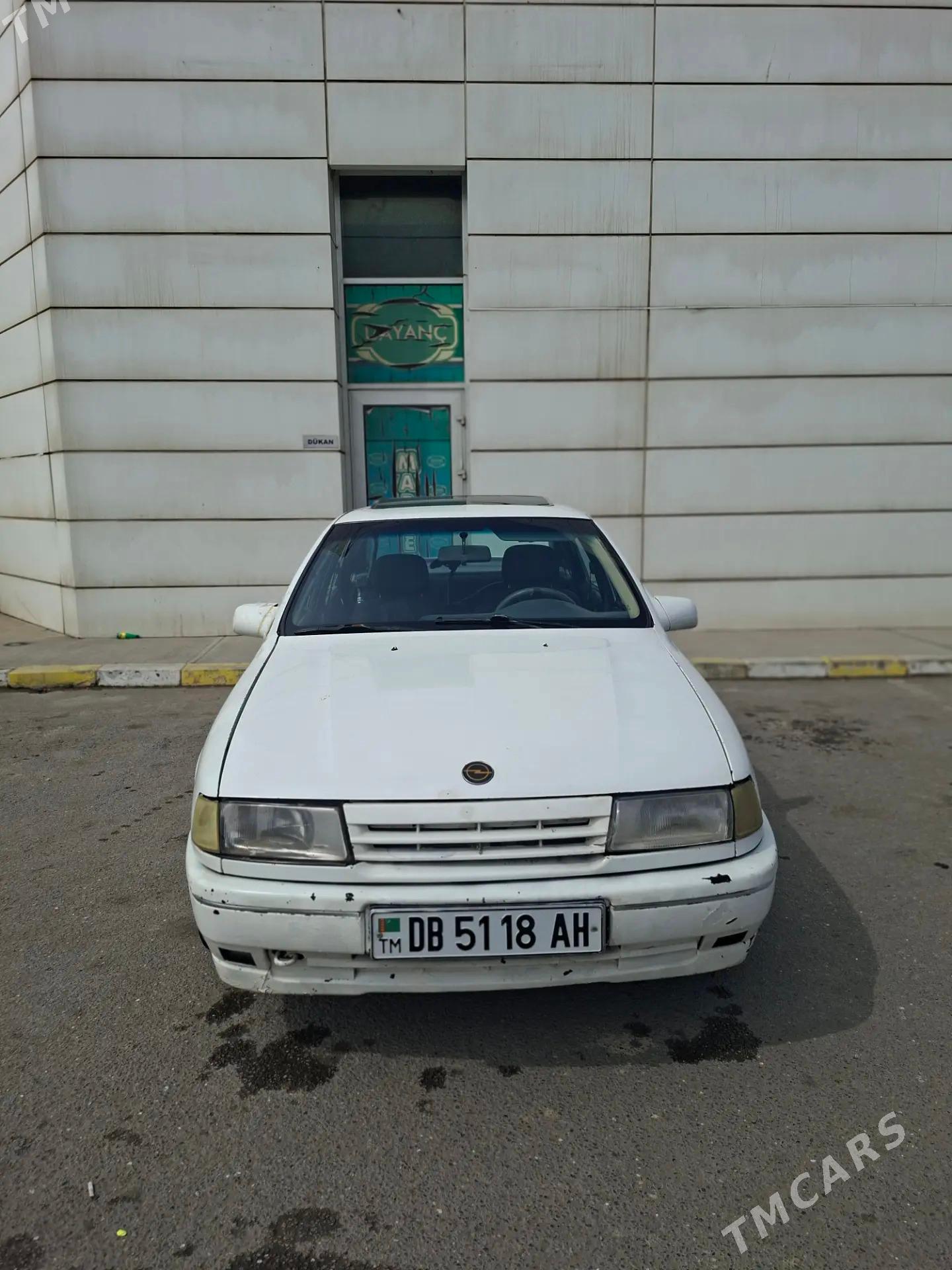 Opel Vectra 1990 - 30 000 TMT - Анев - img 1