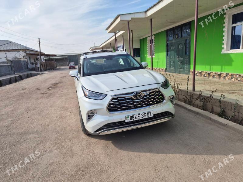 Toyota Highlander 2021 - 640 000 TMT - Şabat etr. - img 1