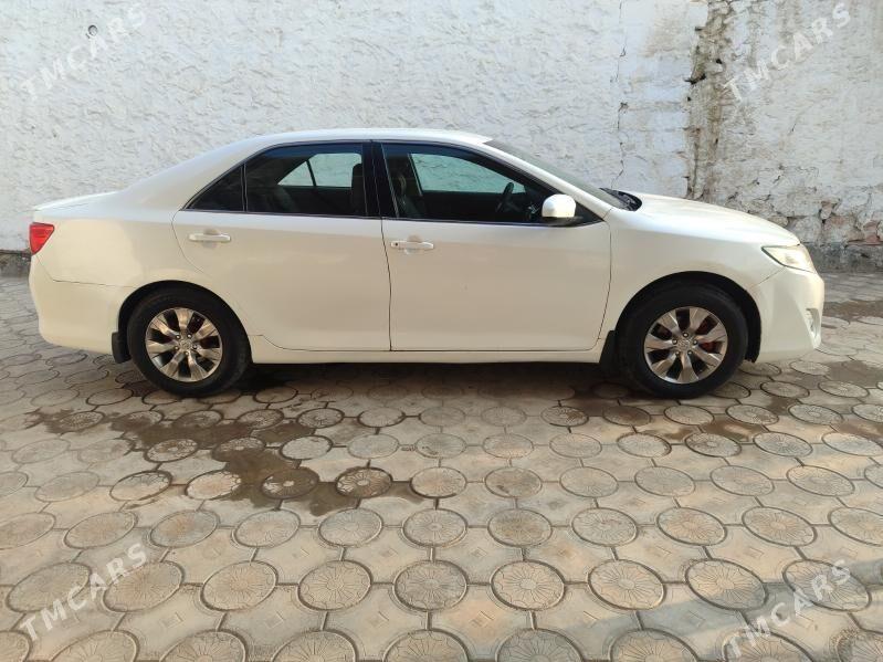 Toyota Camry 2012 - 200 000 TMT - Kerki - img 1