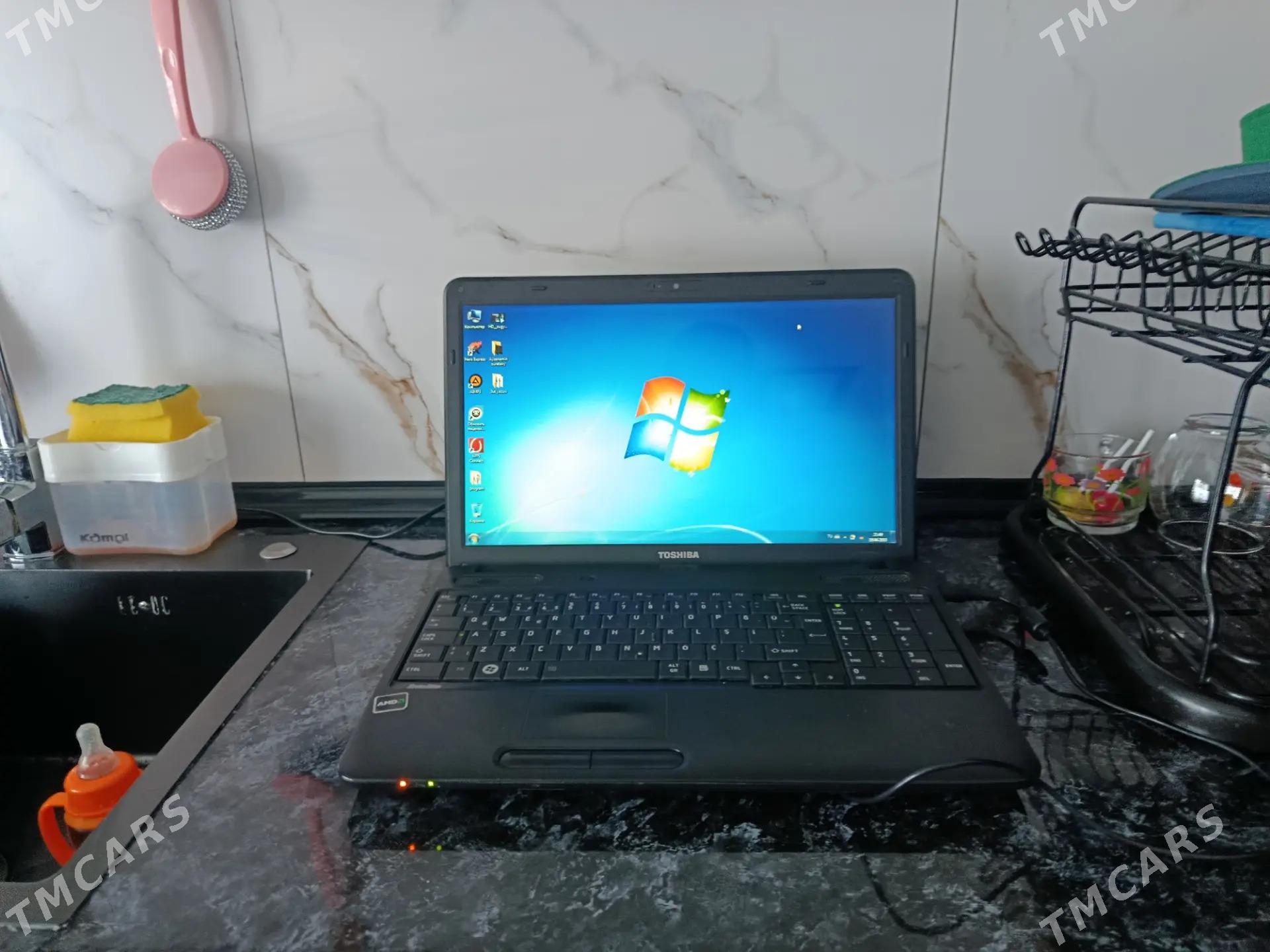 Notbuk TOSHIBA - Бузмеин - img 1