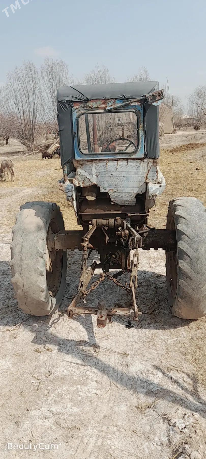 MTZ T-28 1993 - 18 000 TMT - Türkmenbaşy etr. - img 1