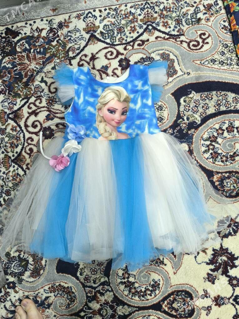 платье - Район ст. Аэропорта, ул. Гагарина - img 1