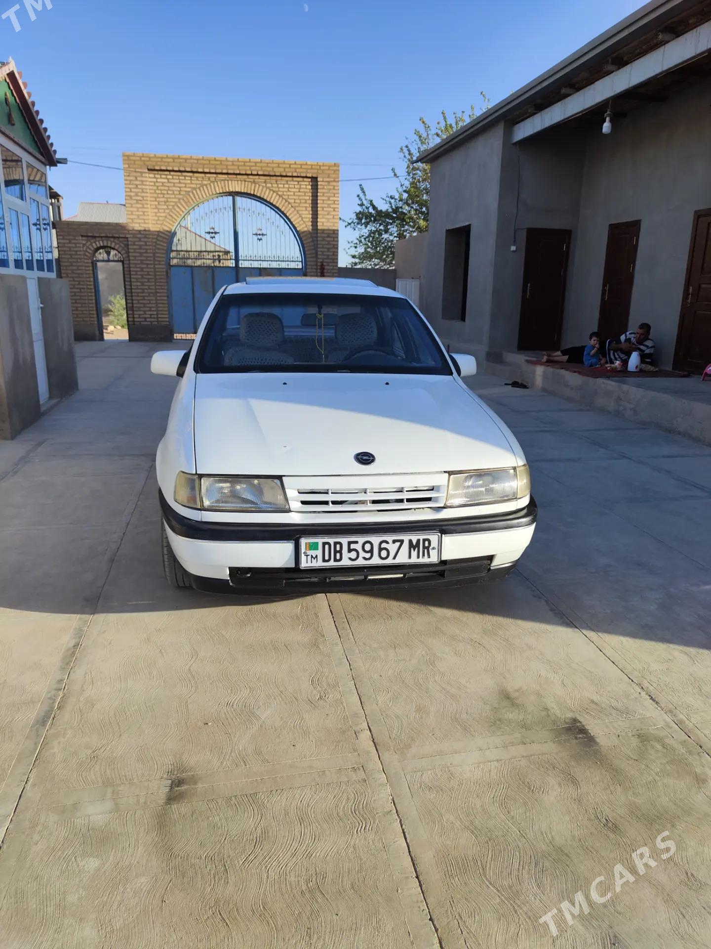Opel Vectra 1990 - 45 000 TMT - Мургап - img 1