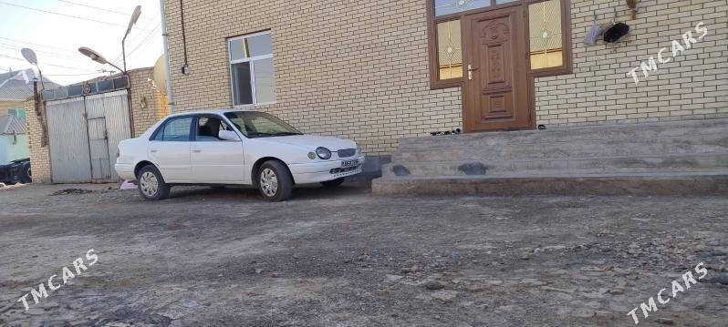 Toyota Corolla 1998 - 60 000 TMT - Мургап - img 1