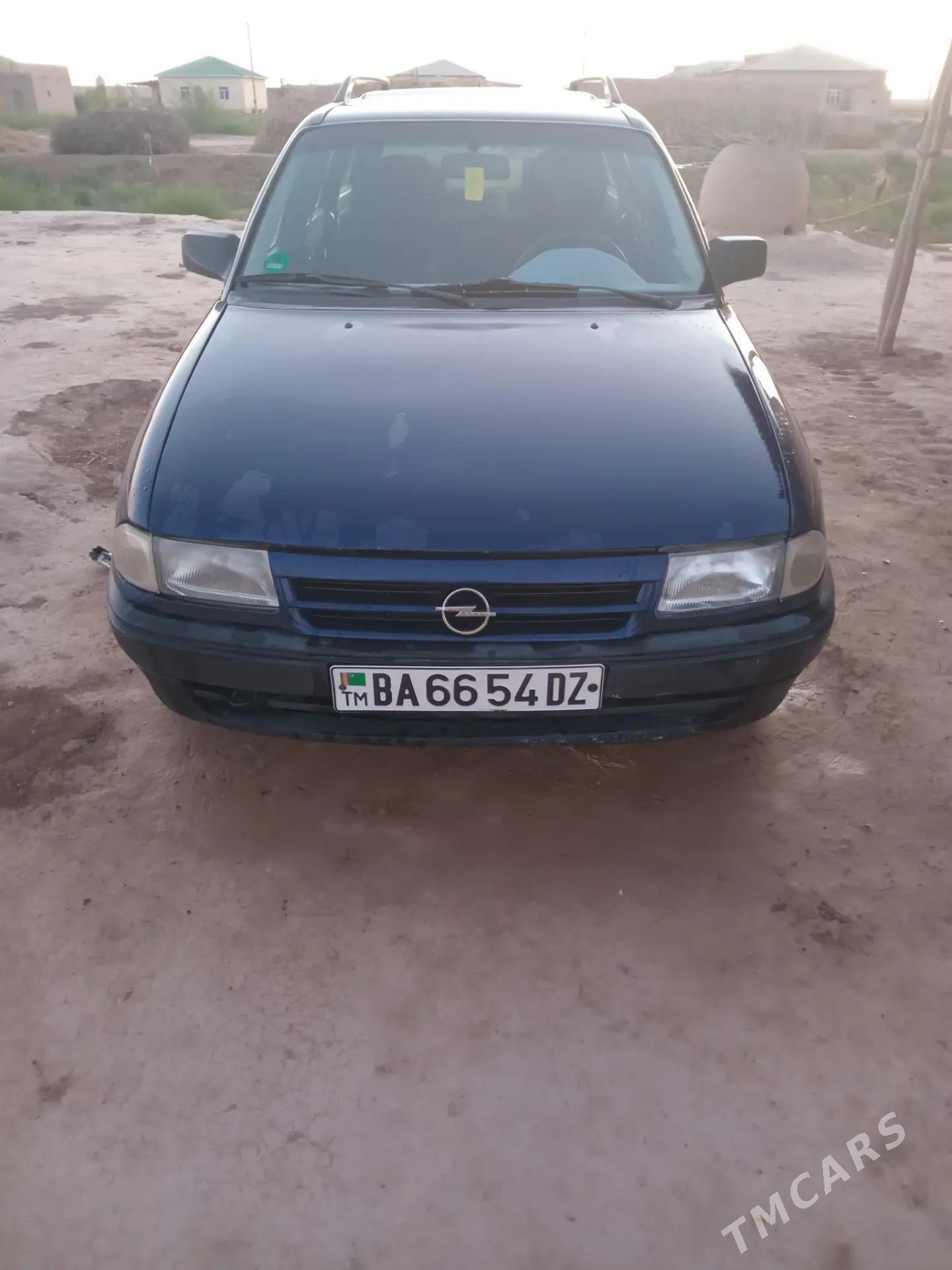 Opel Astra 1993 - 50 000 TMT - Ruhubelent etraby - img 1