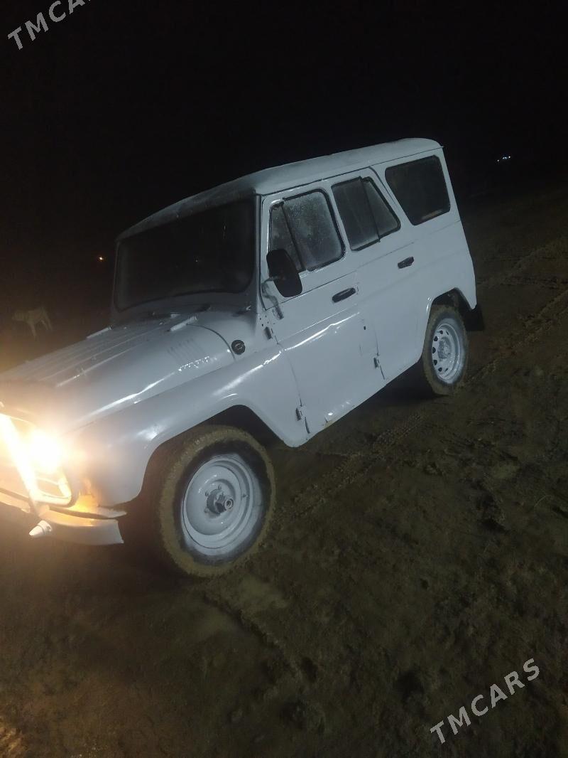UAZ 469 2000 - 25 000 TMT - Bäherden - img 1