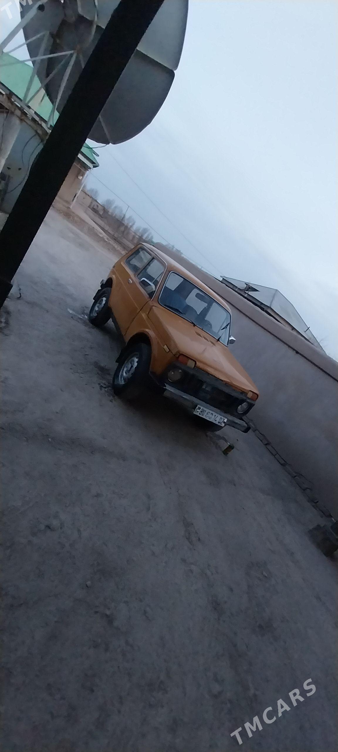 Lada Niva 1982 - 15 000 TMT - Шабатский этрап - img 1