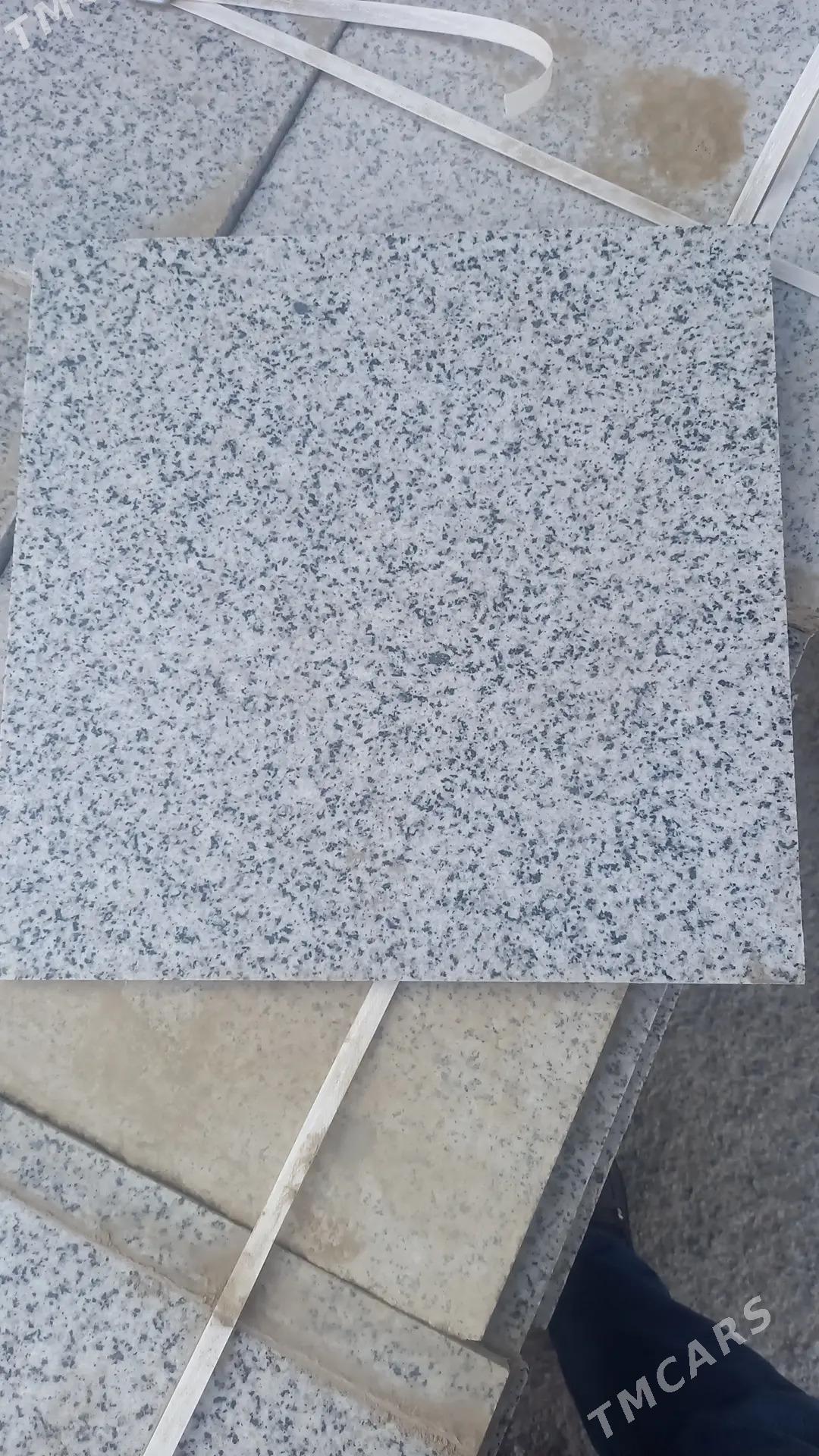 Granit 40×40 - Гаудан "В" - img 1