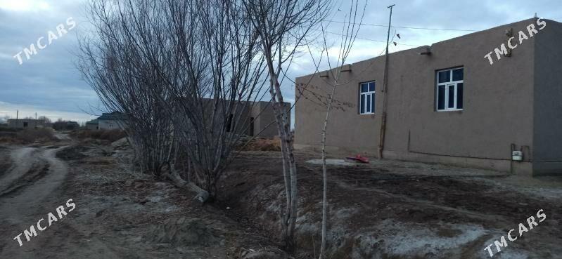 Satlyk jaý - Türkmenbaşy etr. - img 1