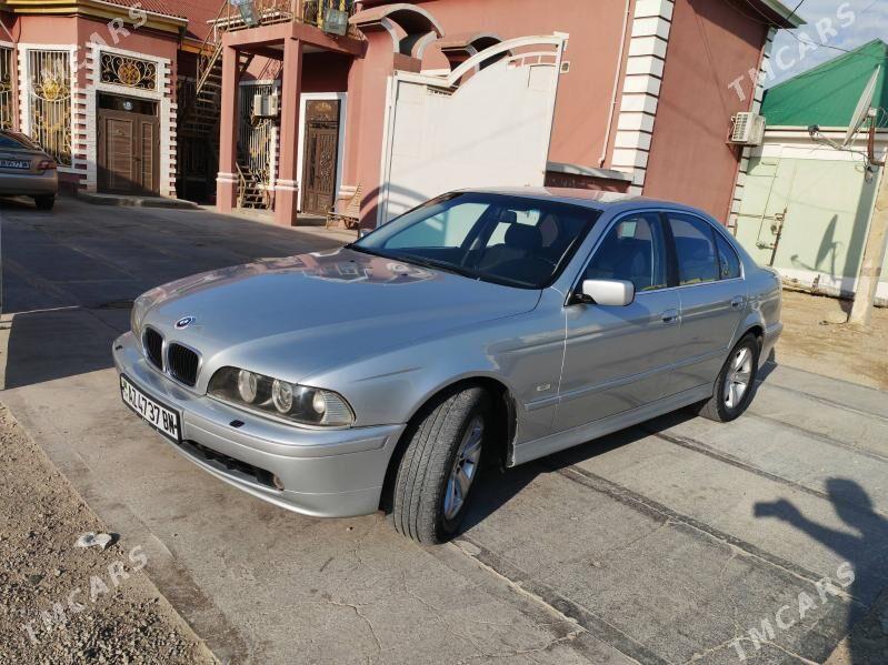 BMW E39 2002 - 115 000 TMT - Балканабат - img 1