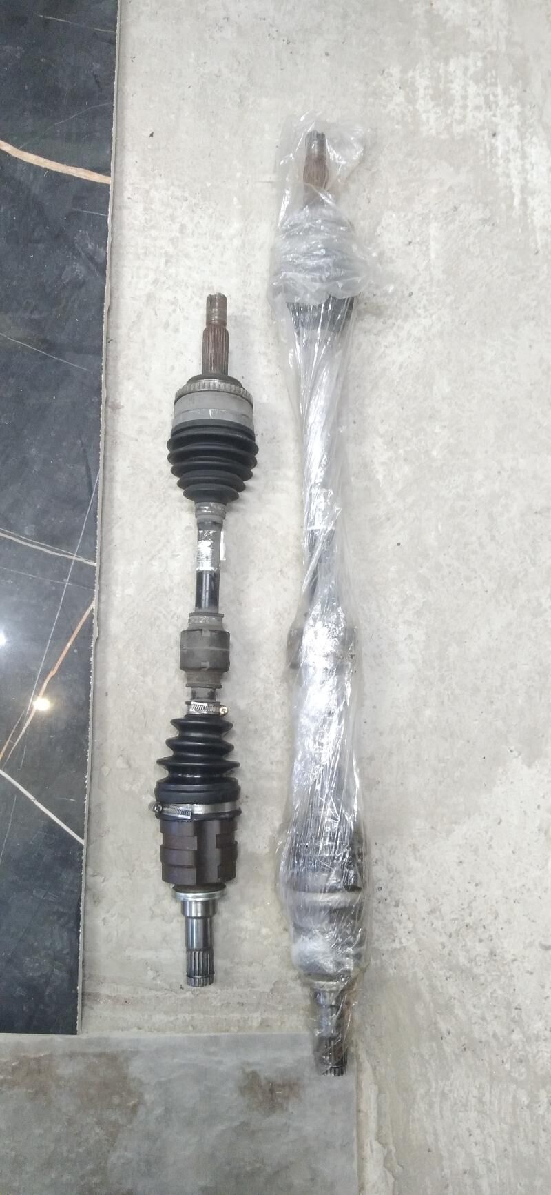 Carolla granat 3 500 TMT - Büzmeýin - img 1