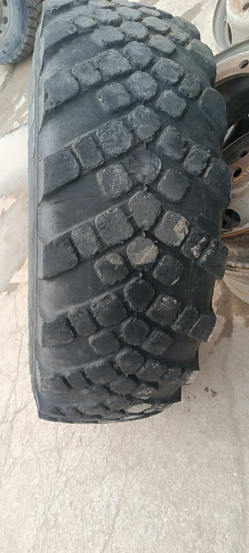 wedussy kamaz teker 1 400 TMT - Büzmeýin - img 1