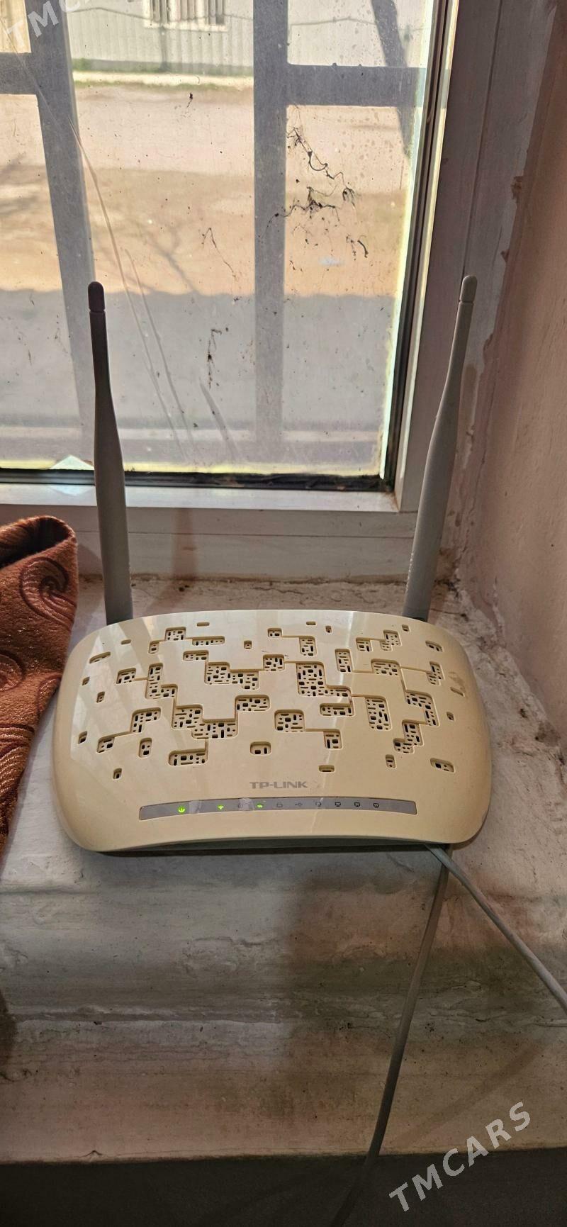TP-LINK router - Бедев - img 1