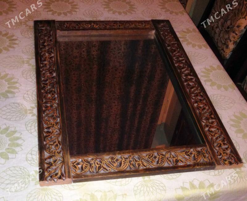 Зеркало в резной деревянной раме. Ручная работа. - Aşgabat - img 1