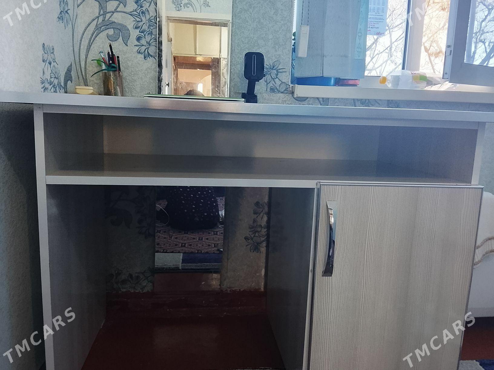 pisminny stol - Balkanabat - img 1