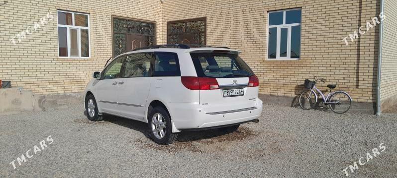 Toyota Sienna 2004 - 250 000 TMT - Векильбазар - img 1