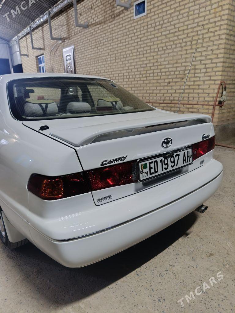 Toyota Camry 2000 - 112 000 TMT - Теджен - img 1