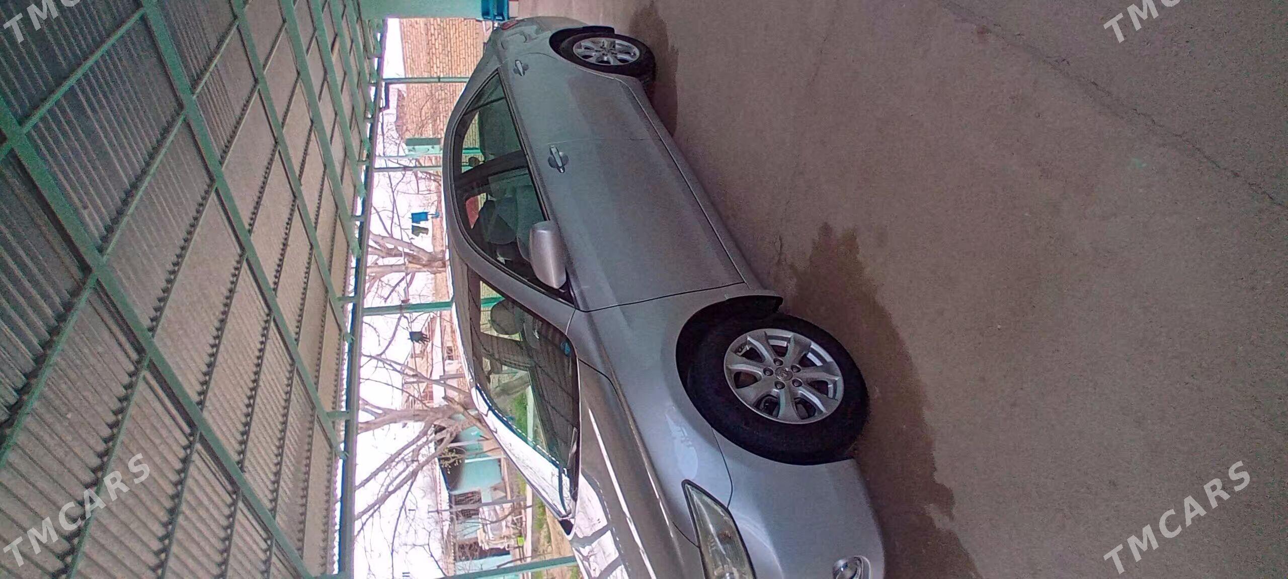 Toyota Camry 2011 - 250 000 TMT - Кака - img 1