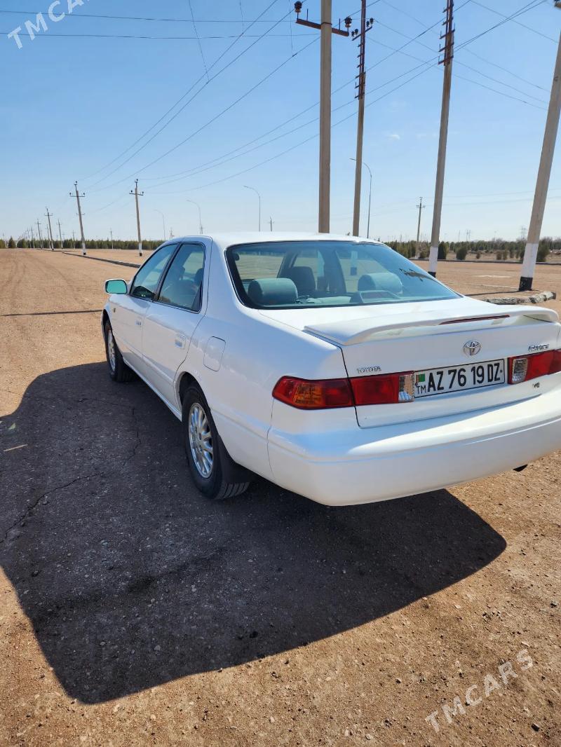 Toyota Camry 2001 - 190 000 TMT - Дашогуз - img 1