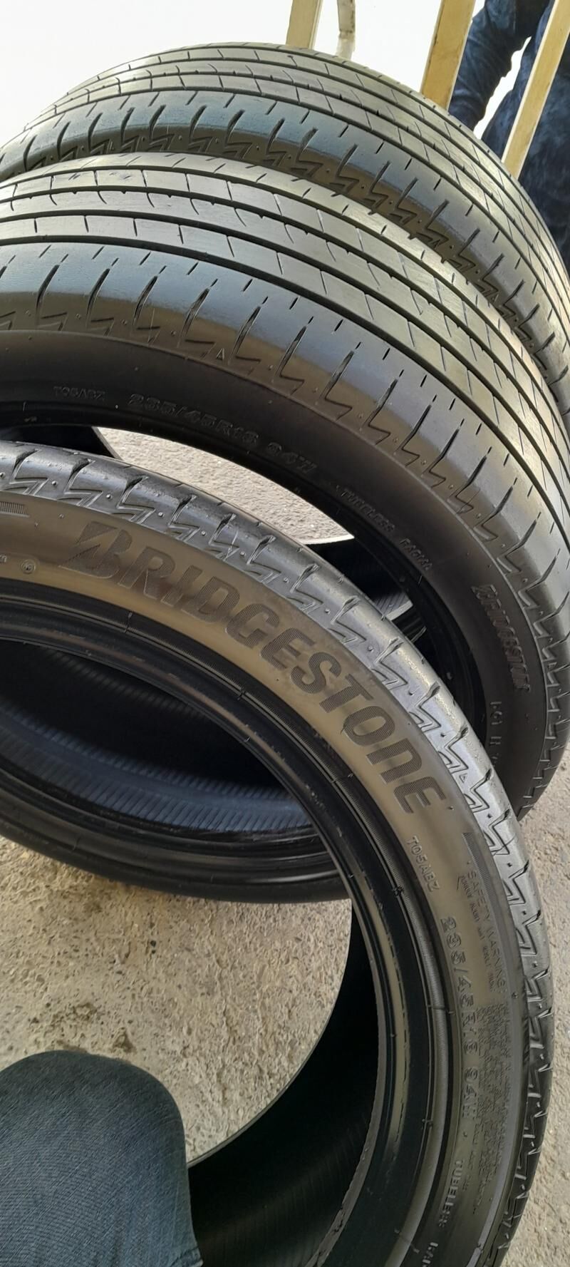 Bridgestone 235/45R18 4st 1 800 TMT - Гаудан "В" - img 1