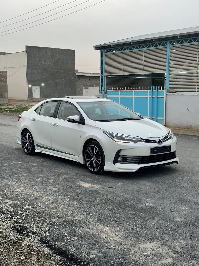 Toyota Corolla 2017 - 350 000 TMT - Бахарден - img 1