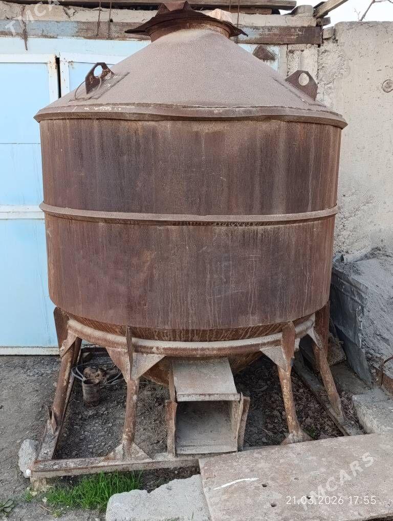 Ёмкость - Туркменабат - img 1