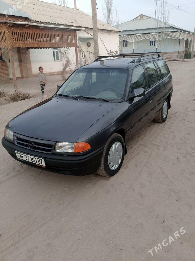 Opel Astra 1993 - 50 000 TMT - Gurbansoltan Eje - img 1