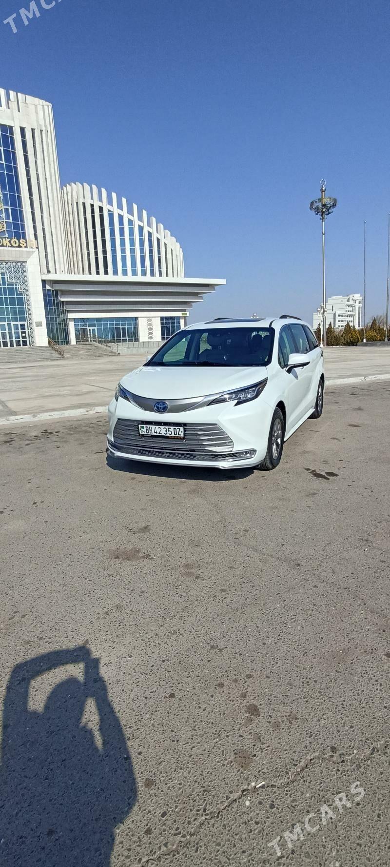 Toyota Sienna 2023 - 595 000 TMT - Daşoguz - img 1