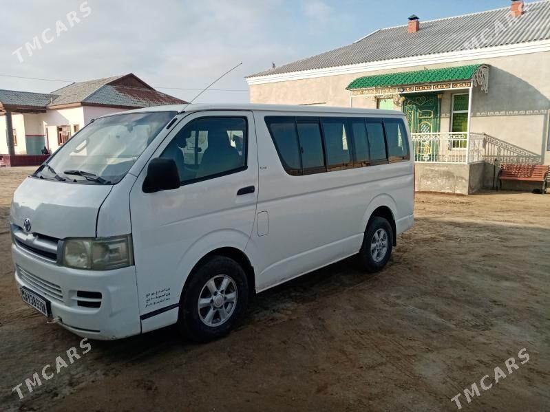 Toyota Hiace 2006 - 180 000 TMT - Esenguly - img 1