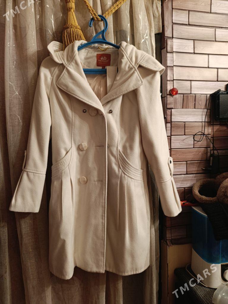 Пальто молочного цвета б/у - Aşgabat - img 1