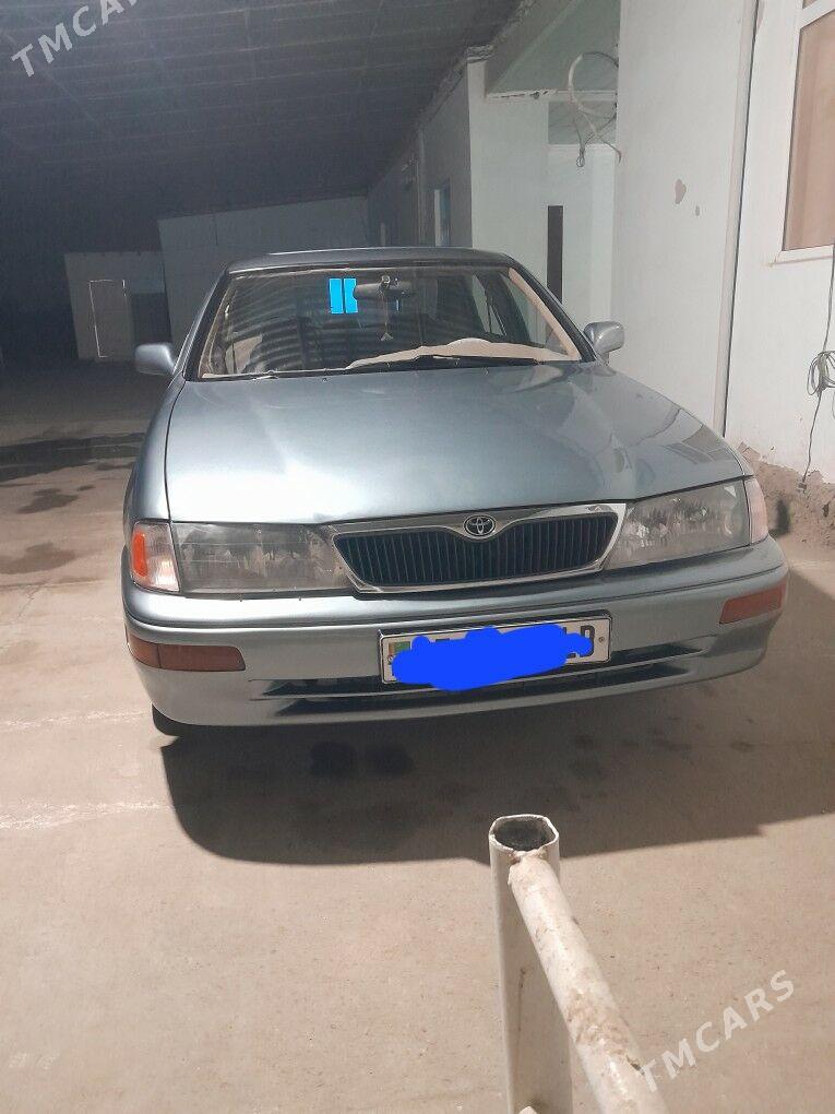 Toyota Avalon 1996 - 130 000 TMT - Фарап - img 1