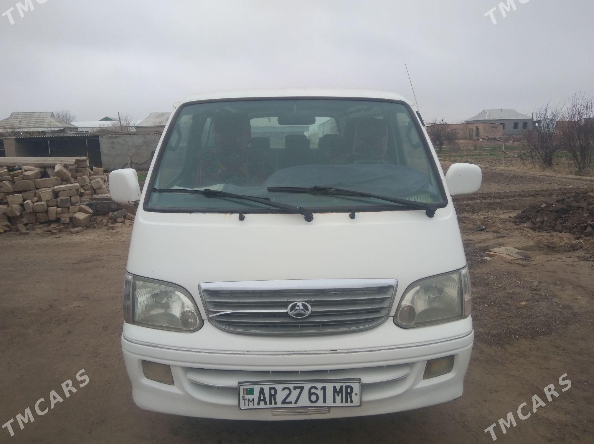 Toyota Hiace 2012 - 110 000 TMT - Ёлётен - img 1