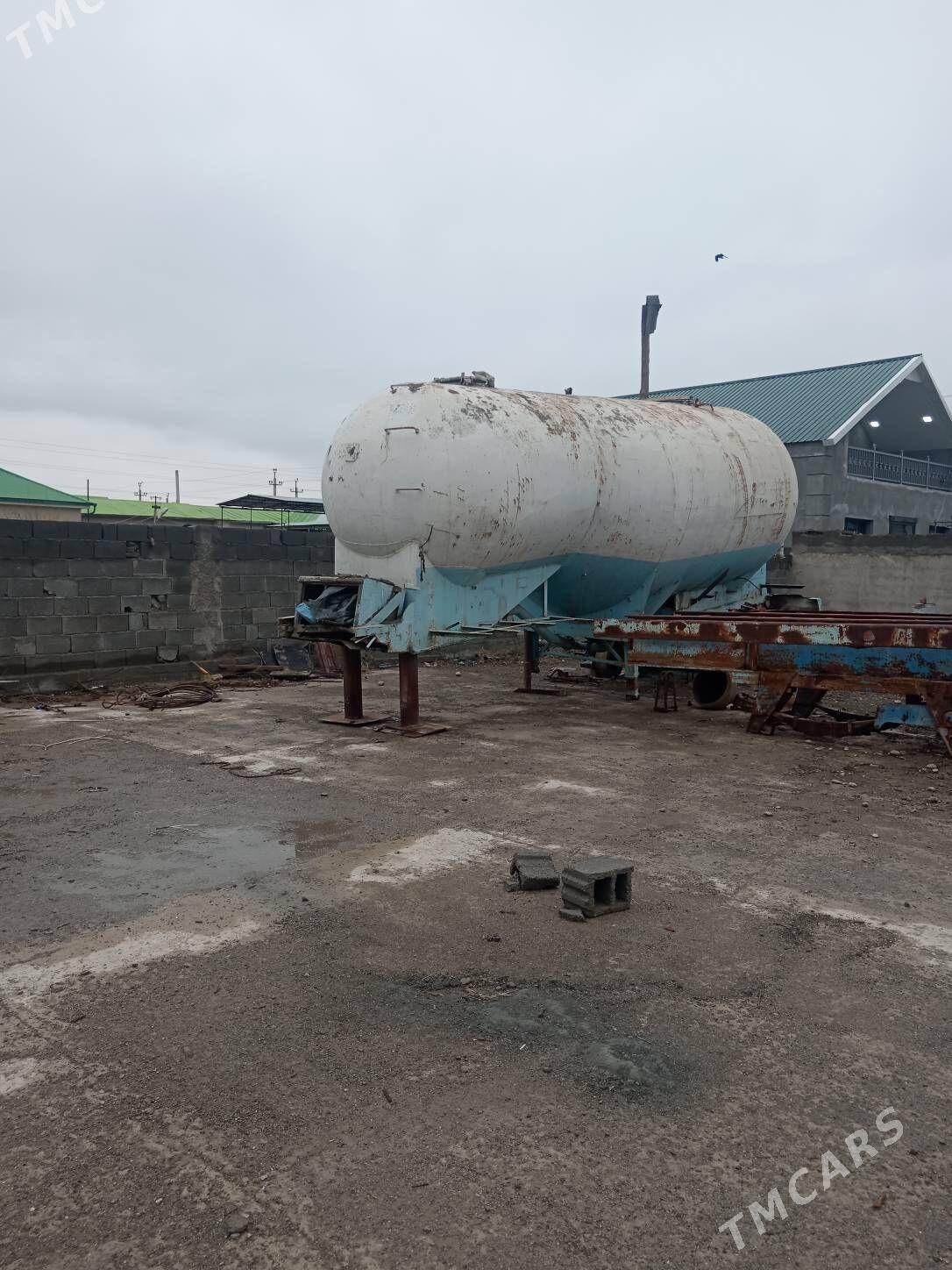 Prisep Polprisep 2005 - 65 000 TMT - Бузмеин - img 1