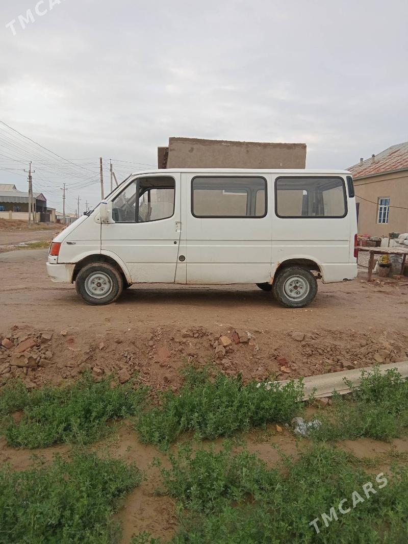 Toyota Hiace 1988 - 48 000 TMT - Векильбазар - img 1