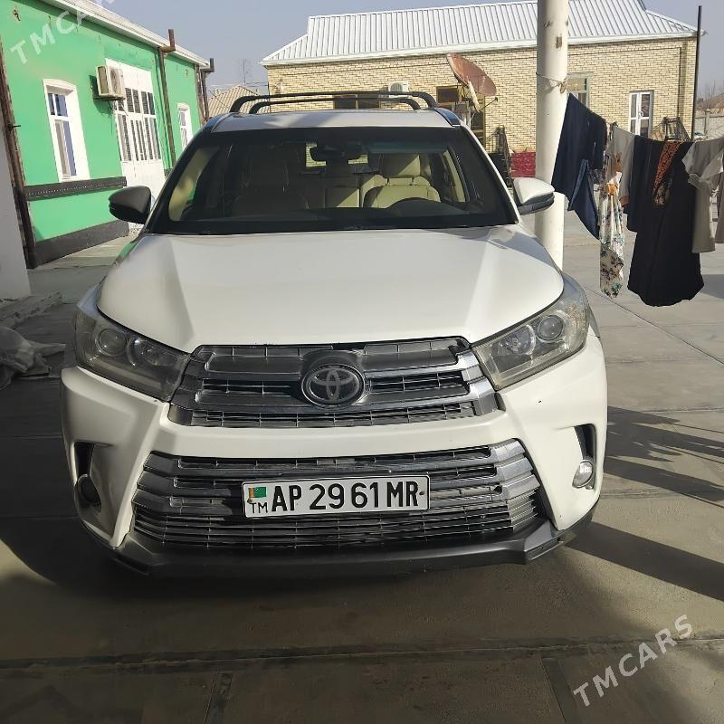 Toyota Highlander 2018 - 420 000 TMT - Сакарчага - img 1