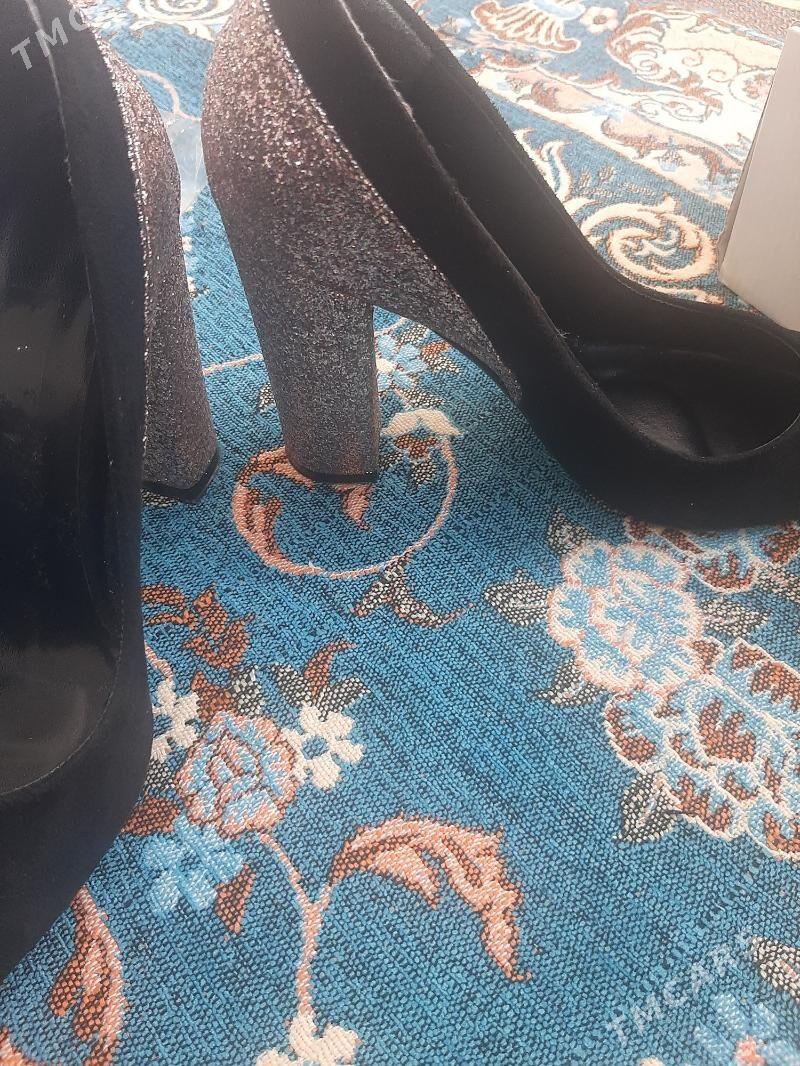 kabluk aýakgap - Büzmeýin GRES - img 1