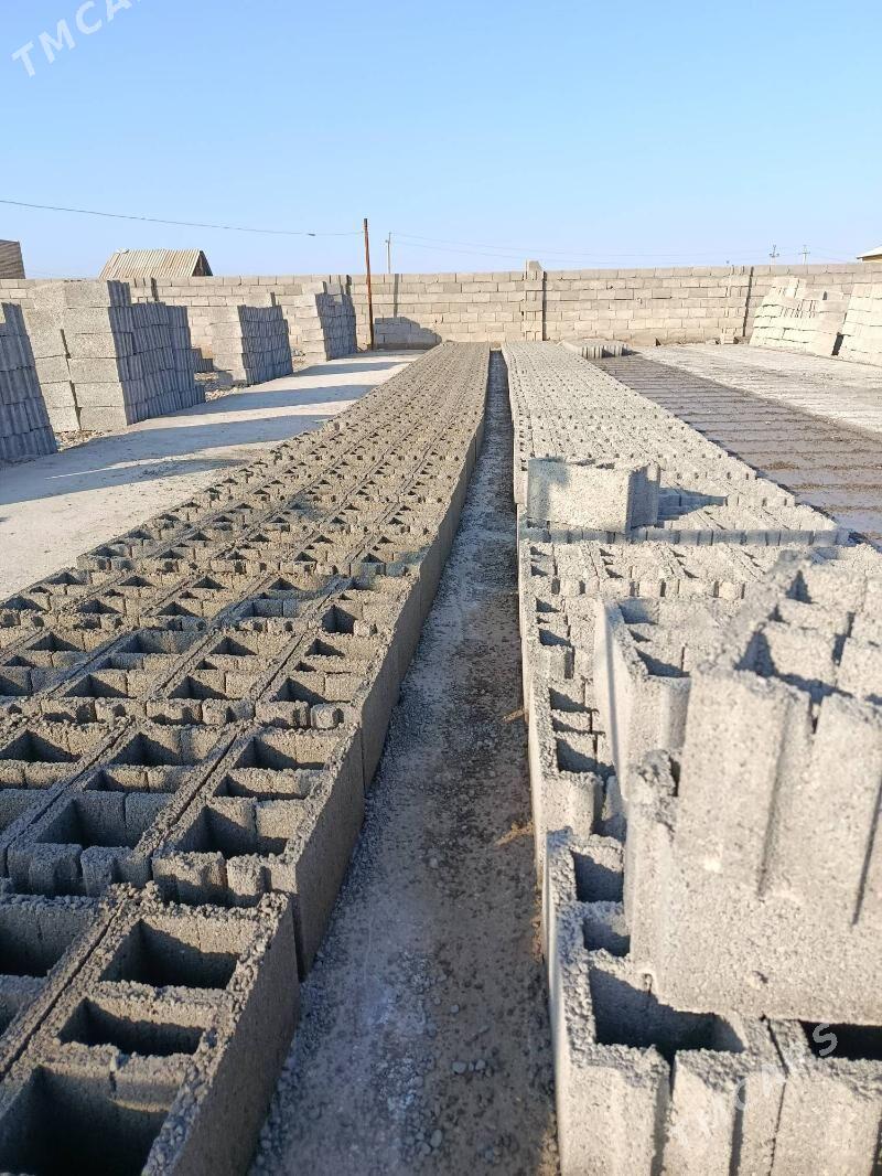 işgär gerek oglan - Tejen - img 1