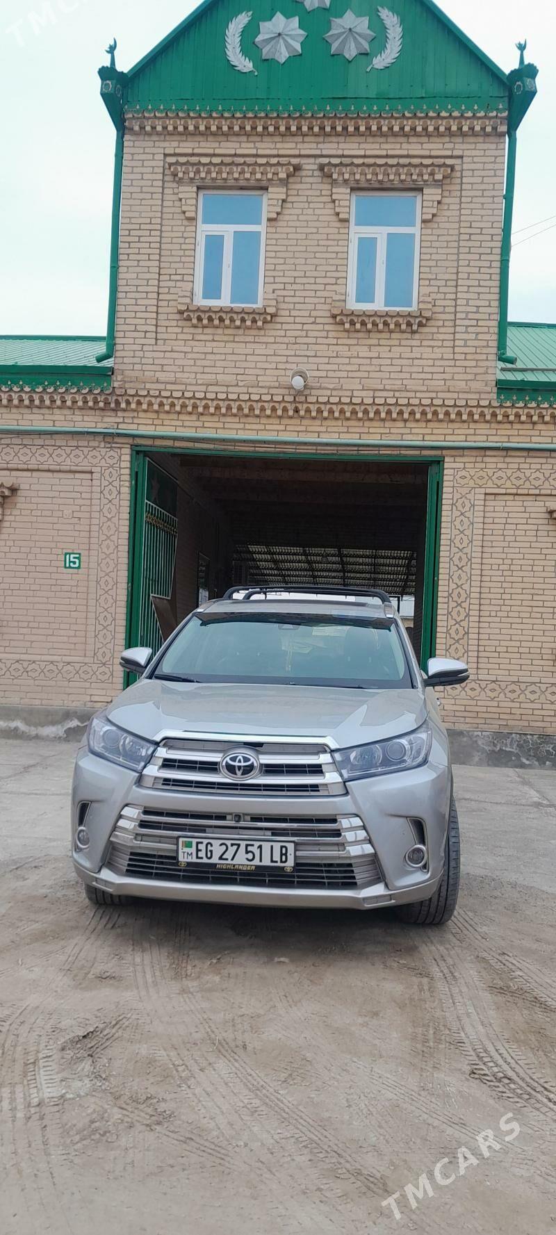 Toyota Highlander 2017 - 450 000 TMT - Farap - img 1